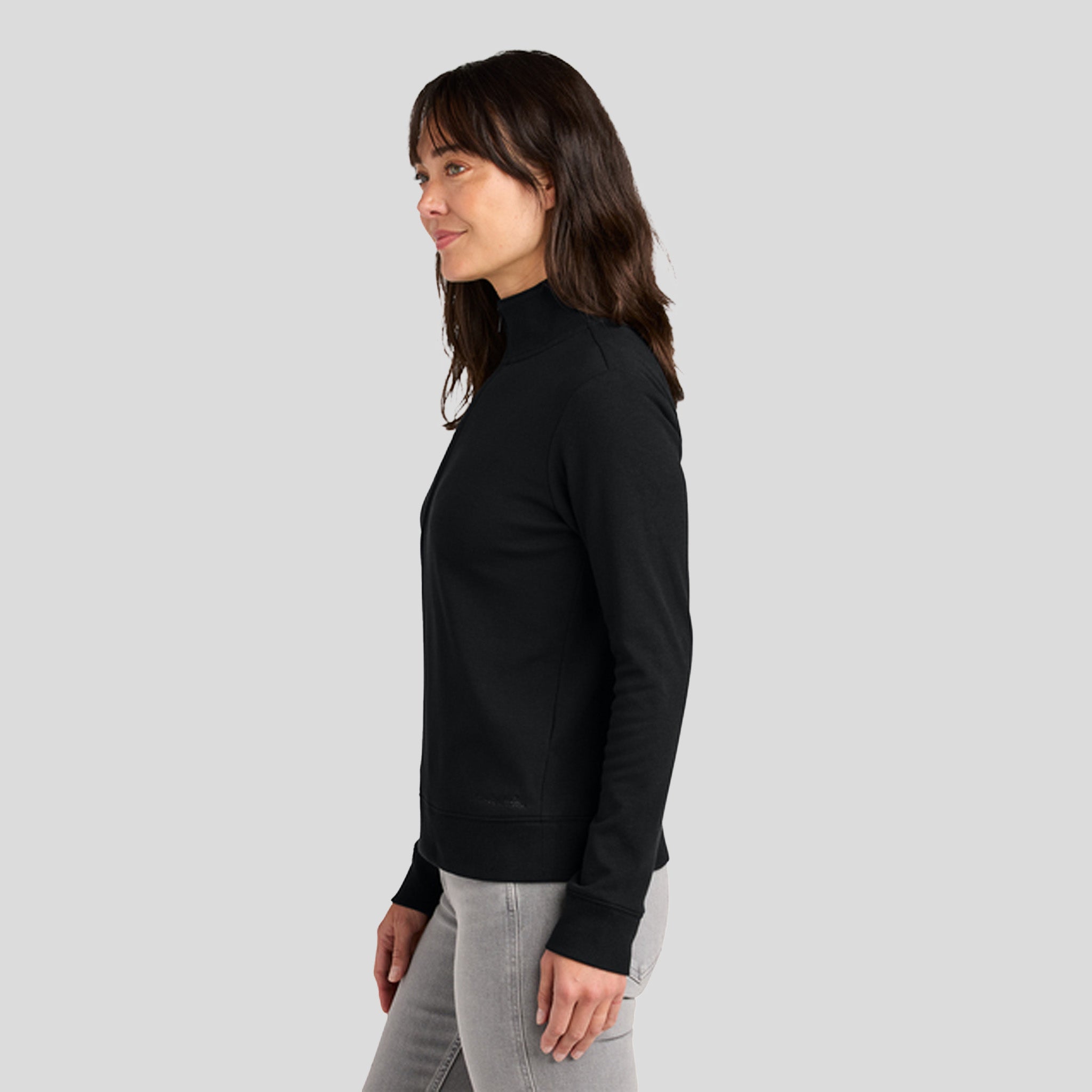Womenโs Ocean Villa 1/4-Zip | Black