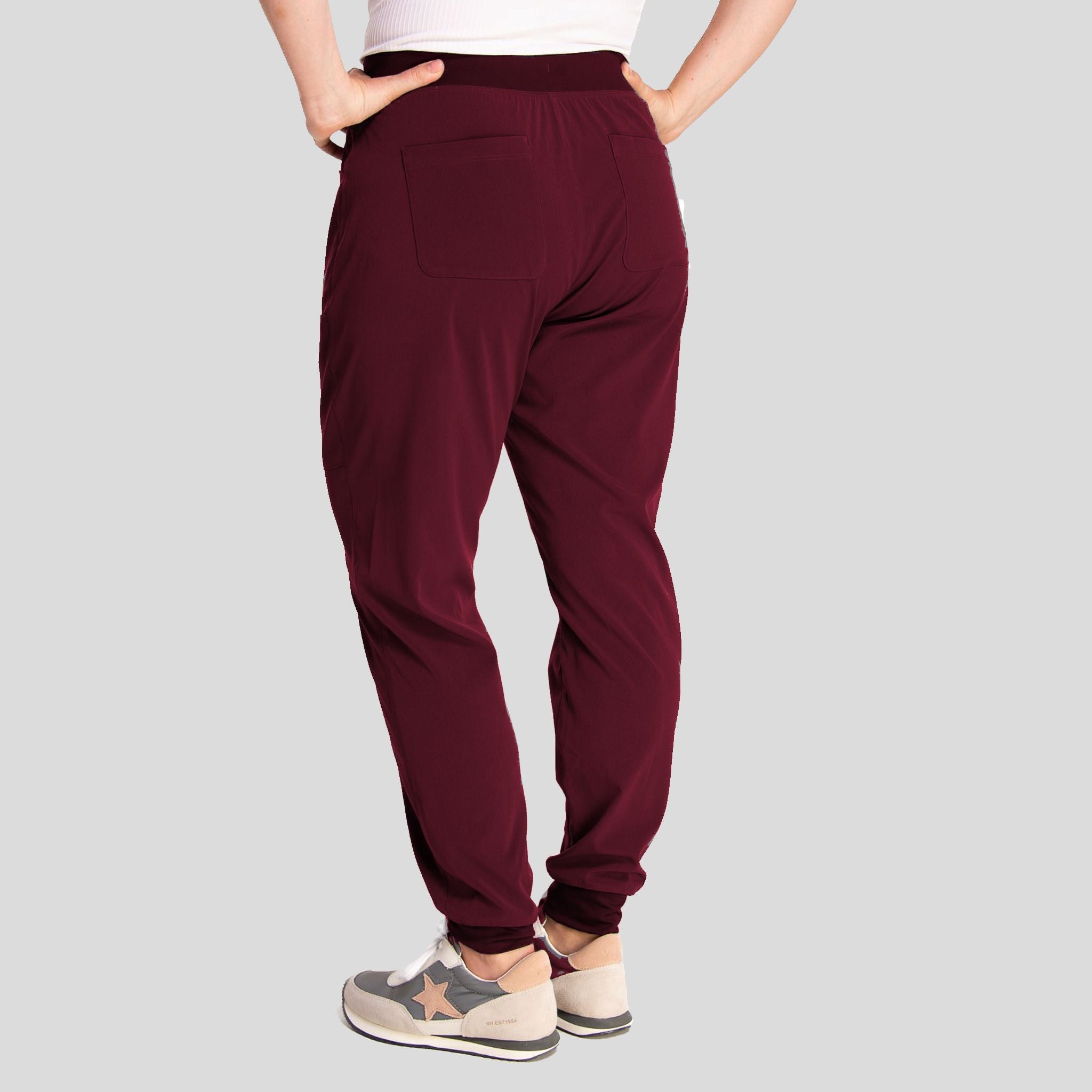 IRG_Elevate_181203_wine_back